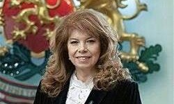  Държавният глава Илияна Йотова ще удостои български офицери с Почетния знак на президента